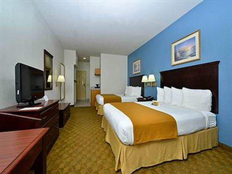 Hotel Baymont By Wyndham Brookhollow